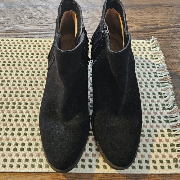 NATURALIZER Ankle Fringe Suede Boots Size 7.5 Black - Picture 3 of 3
